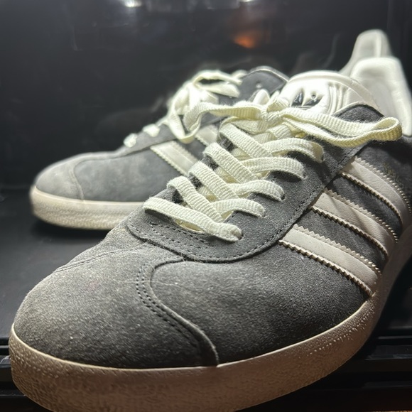 2006 Original’s Gazelle in Wolf Gray by Adidas - Picture 2 of 4